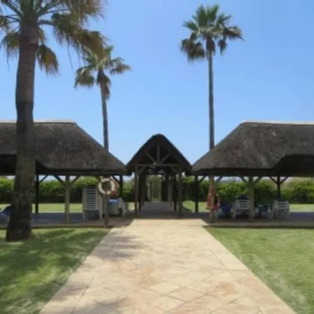 Beachside In 5 Star Gated Apartment *