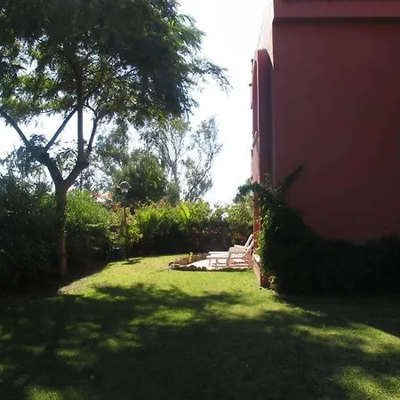 Beachside In 5 Star Gated Apartment