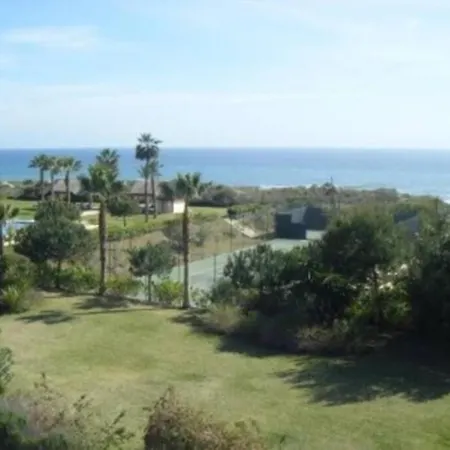 Beachside In 5 Star Gated Apartment Marbella