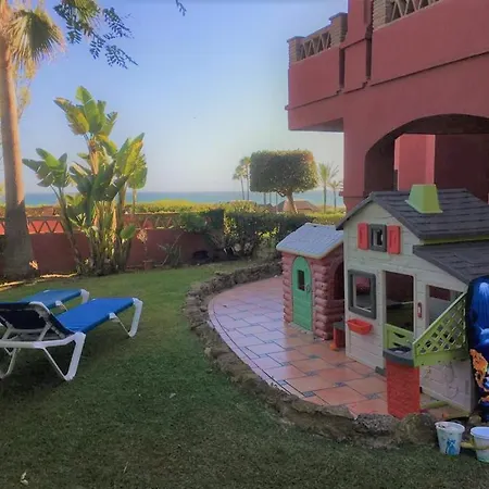 Beachside In 5 Star Gated Apartment Marbella