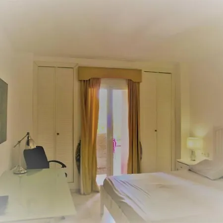 Beachside In 5 Star Gated Apartman